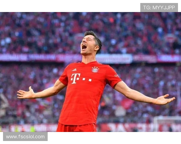 进球，根本停不下来， 这句话已经用来形容莱万很多很多年了